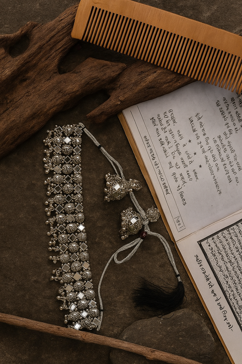 Chand Jhilmil Choker Set For Women